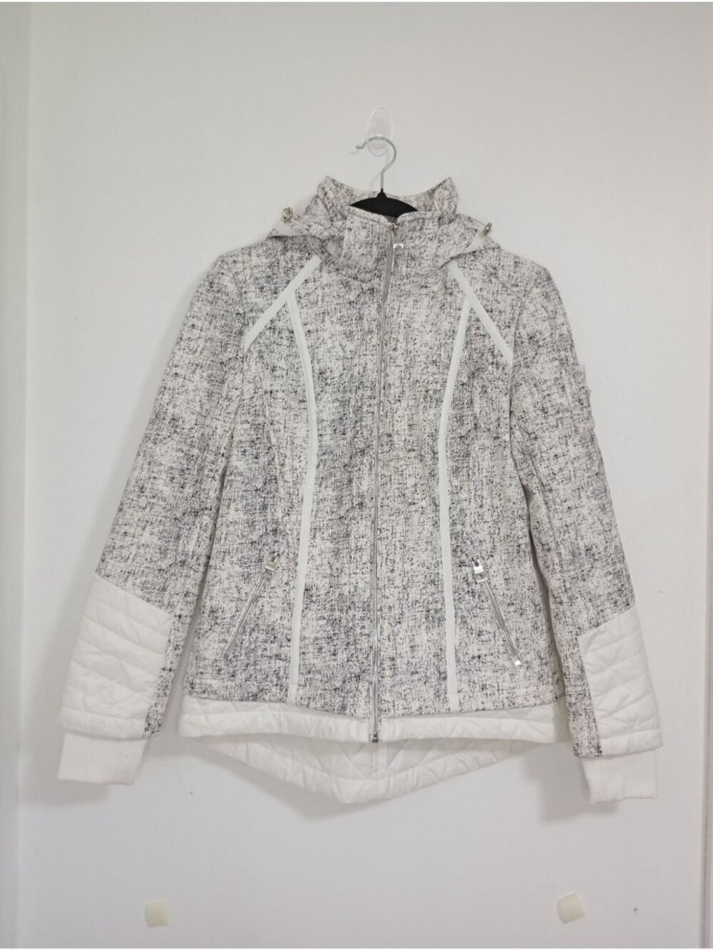 Guess Womens Tweed Textured Quilted Jacket Zippered Pockets Hood Size Small
